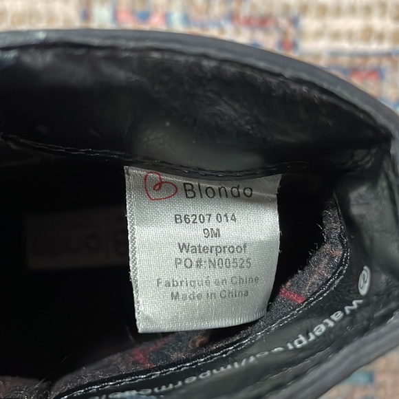 Blondo Waterproof Booties, size 9, lined, good worn condition - Picture 6 of 7